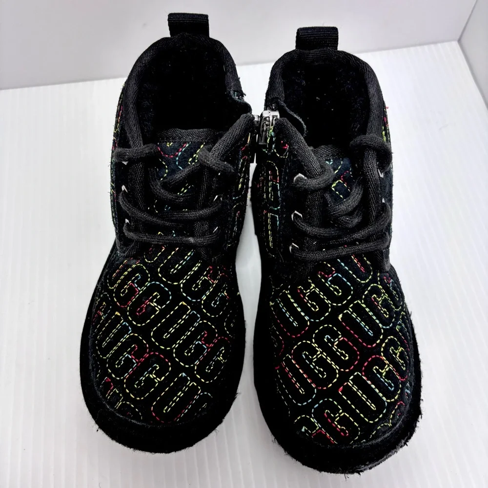 UGG NEUMEL II GRAPHIC‎ STITCH BLACK SUEDE BOOTS SIZE 10 TODDLER